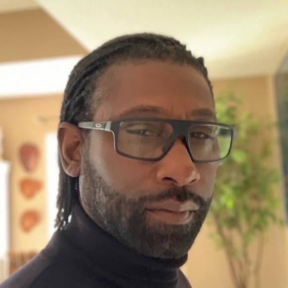 Meet your Posher, Modupe - Picture 1 of 1